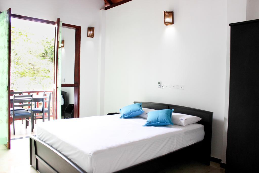 Azzurra Hikkaduwa Villa Phòng bức ảnh